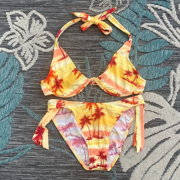 Island Soul Hawaiian Beach Scene Tropical Bikini Set Medium - Picture 3 of 9